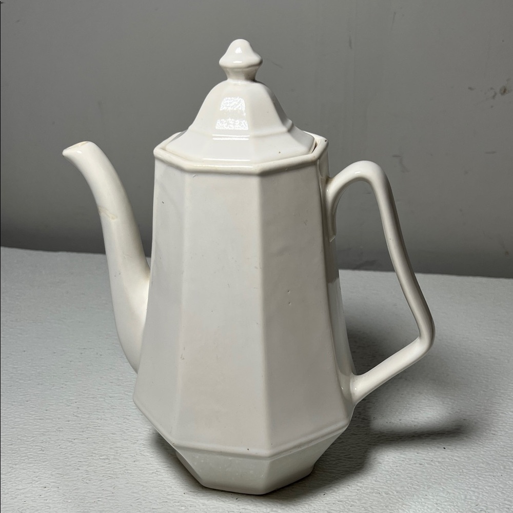 Vintage 1950's Homer Laughlin Colonial White Dover Tea/Coffee Pot